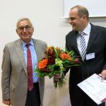 v.l.n.r. Dr. Otto-Werner Marquardt gratuliert Matthias Petig