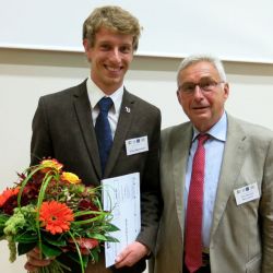 v.l.: Preisträger Paul Bierstedt und Dr. O.-W. Marquardt