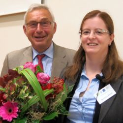 v.l.: Dr. O.-W. Marquardt und Preisträgerin Dr. Melanie Streit