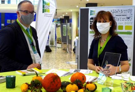 Das BMEL zu Besuch am DGfZ-Stand