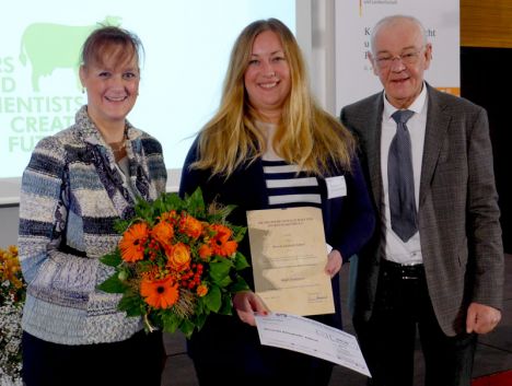 v.l.n.r. Dr. Bettina Bongartz, Ricarda Elisabeth Jahnel, Dr. Erwin Hasenpusch